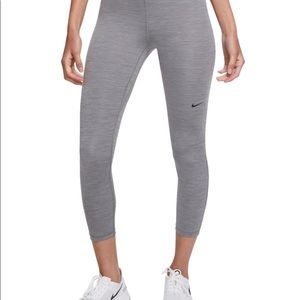 Nike Women Capri